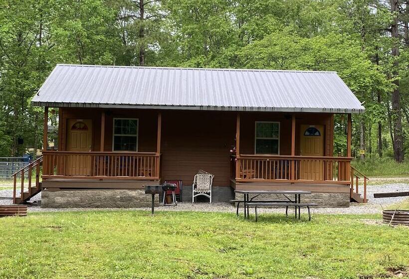 Little Tracks Cabins