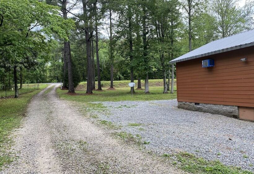 Little Tracks Cabins