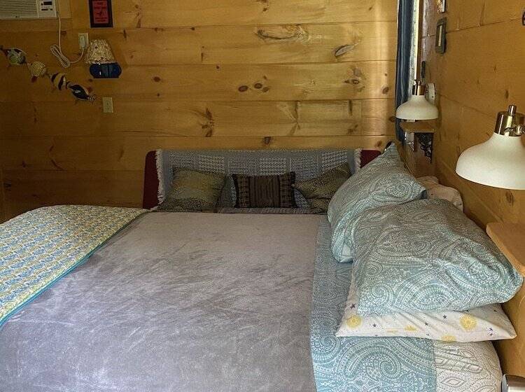 Little Tracks Cabins