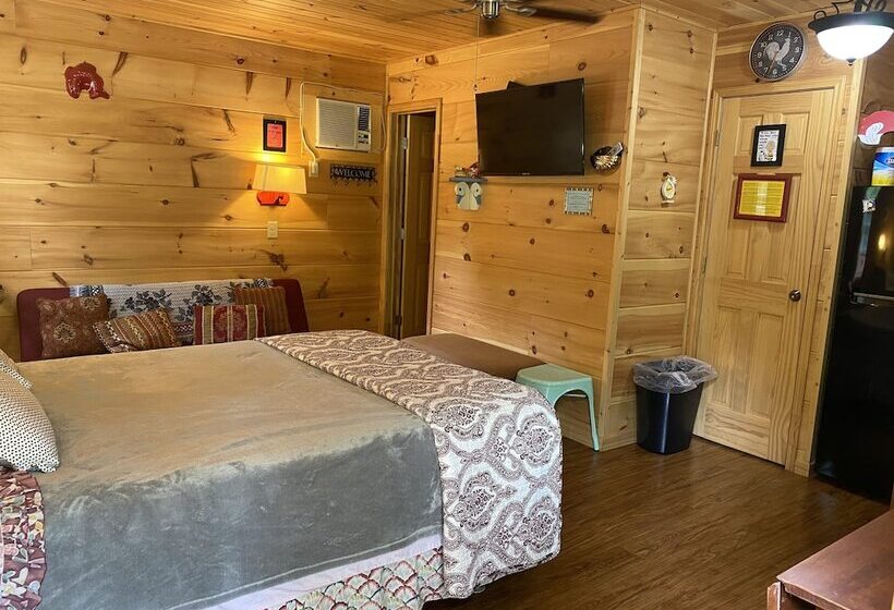 Little Tracks Cabins