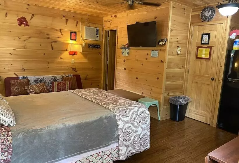 Little Tracks Cabins