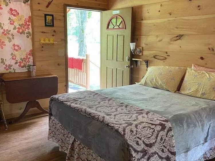 Little Tracks Cabins