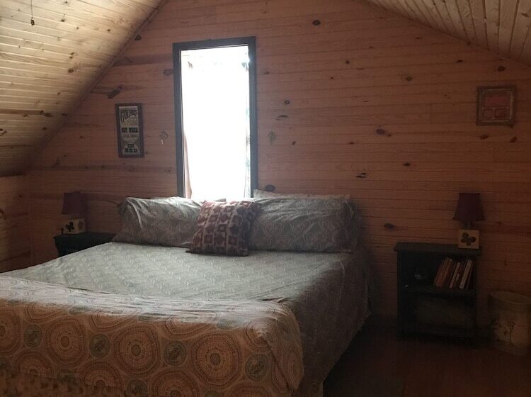 Little Tracks Cabins