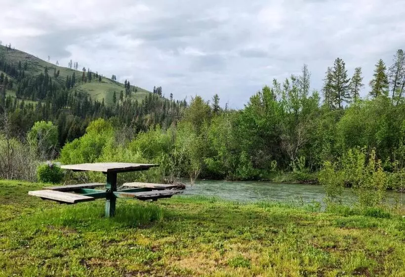 モーテル Southfork Lodge   Riverside Inn