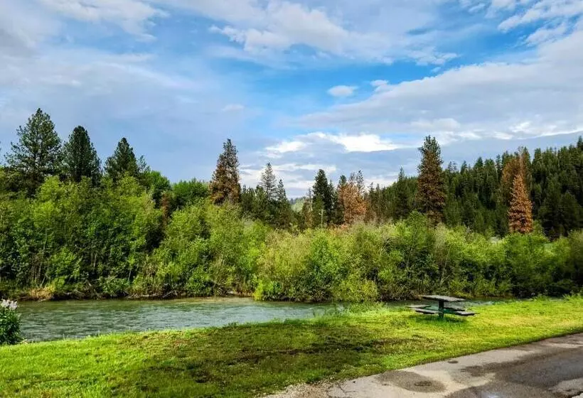 モーテル Southfork Lodge   Riverside Inn