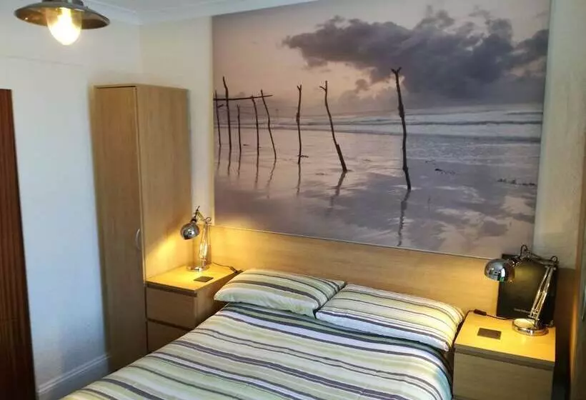 Pensió Driftwood B&b