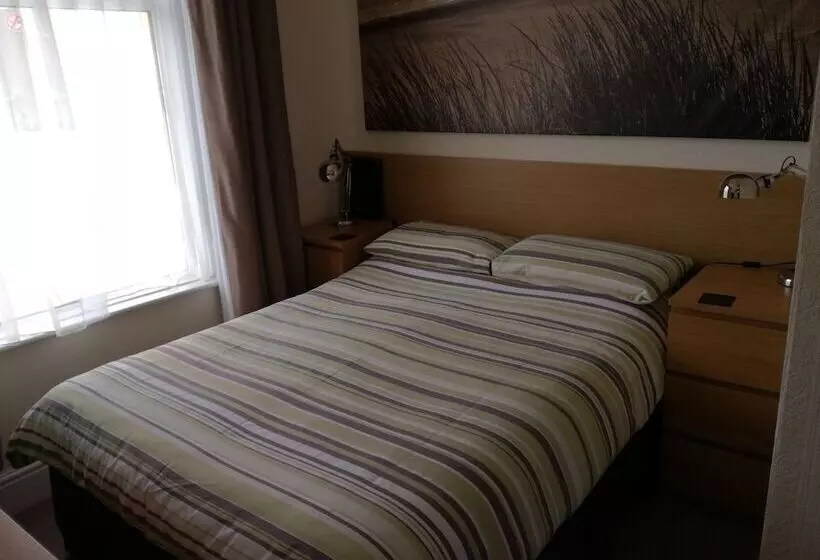 Pensió Driftwood B&b