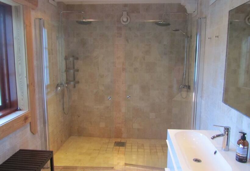 استراحتگاه Stugby Ullared Paradise