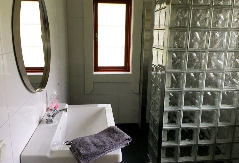 استراحتگاه Stugby Ullared Paradise