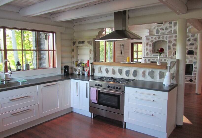 استراحتگاه Stugby Ullared Paradise