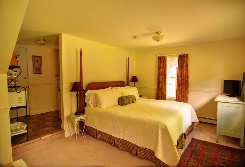 Aamiaismajoitus (B&B) Riverwood Inn