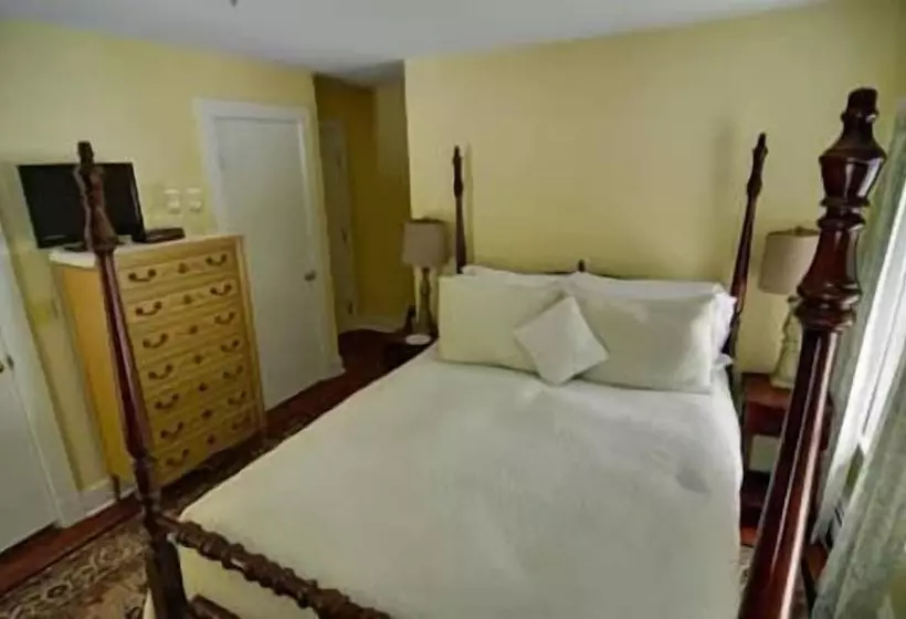 Aamiaismajoitus (B&B) Riverwood Inn