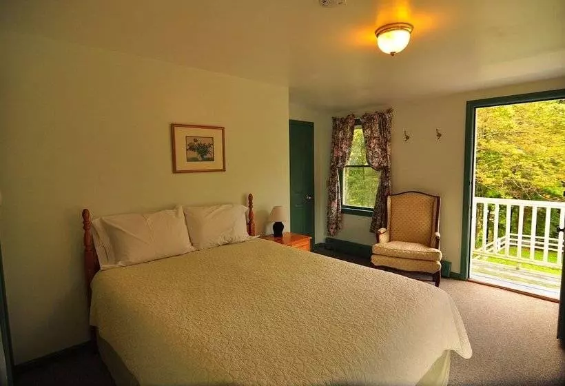 Aamiaismajoitus (B&B) Riverwood Inn