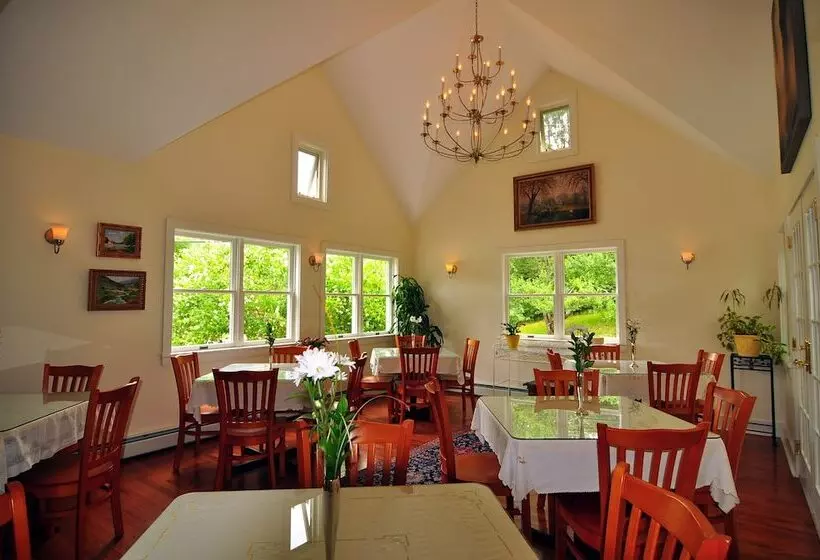 Aamiaismajoitus (B&B) Riverwood Inn