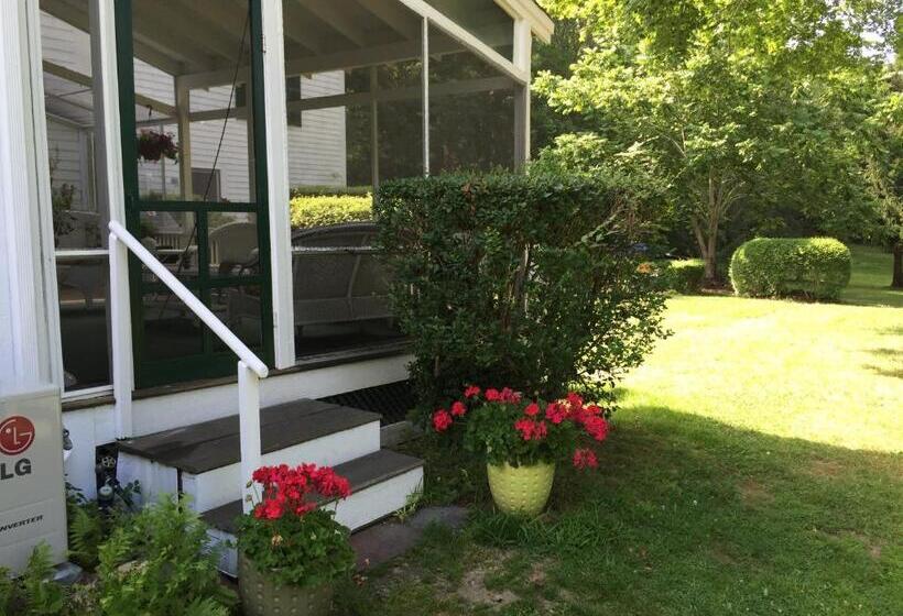 مبيت وإفطار Village Inn