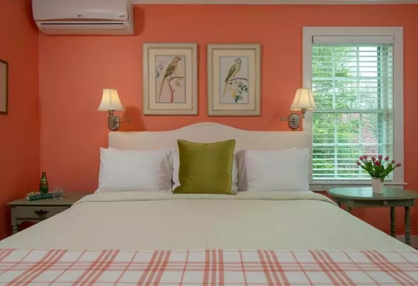 Aamiaismajoitus (B&B) Village Inn