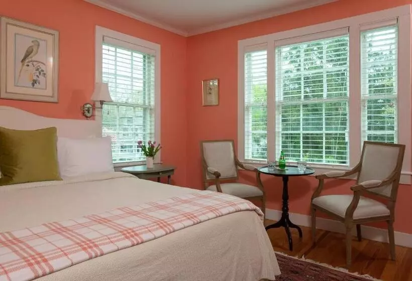 Aamiaismajoitus (B&B) Village Inn