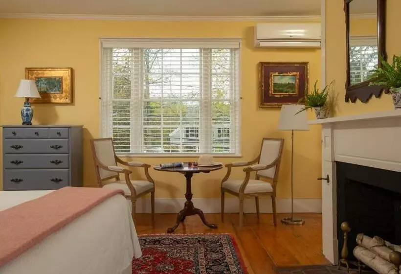 Aamiaismajoitus (B&B) Village Inn