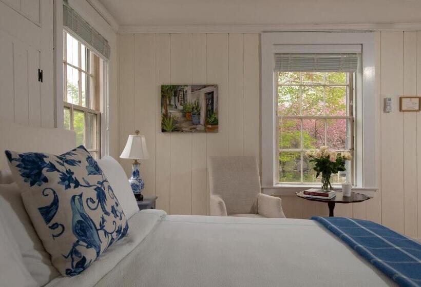 مبيت وإفطار Village Inn