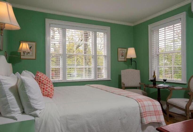 مبيت وإفطار Village Inn