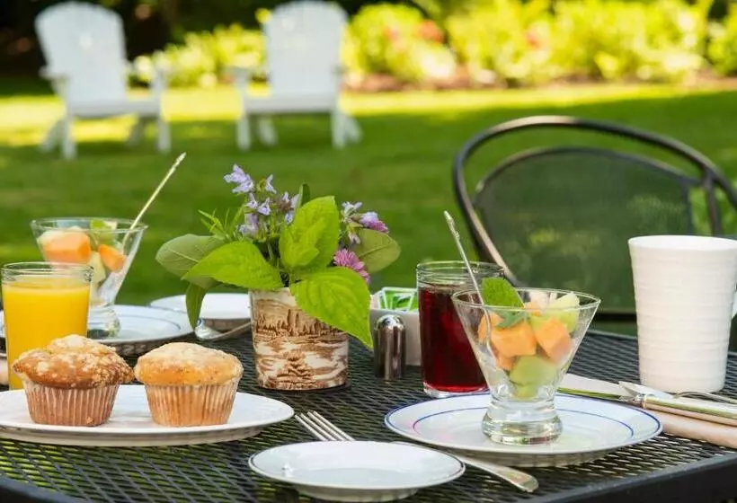 Aamiaismajoitus (B&B) Village Inn