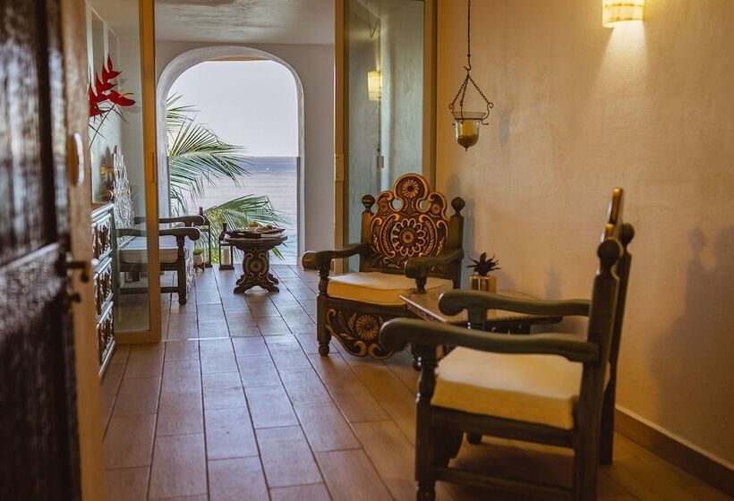 مسافرخانه Espuma Hotel   Adults Only