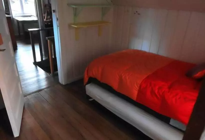 Hostal La Maison
