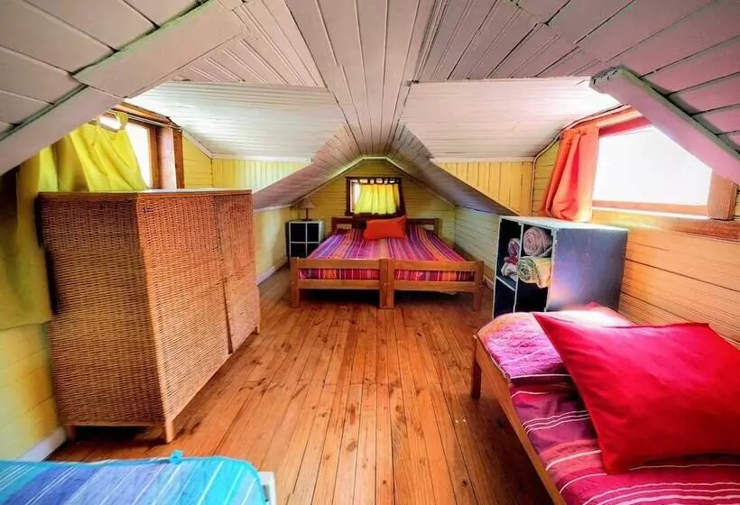 Hostal La Maison