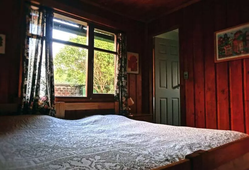 Hostal La Maison