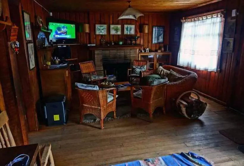Hostal La Maison