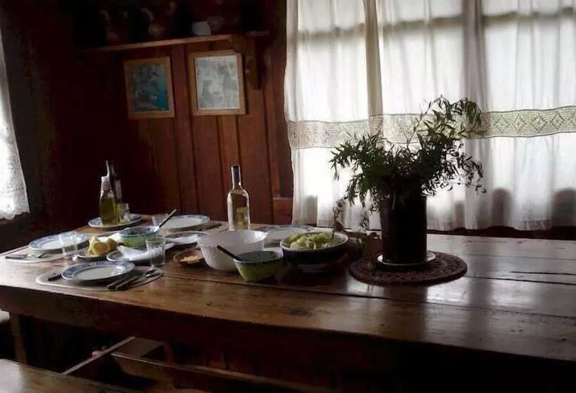 Hostal La Maison