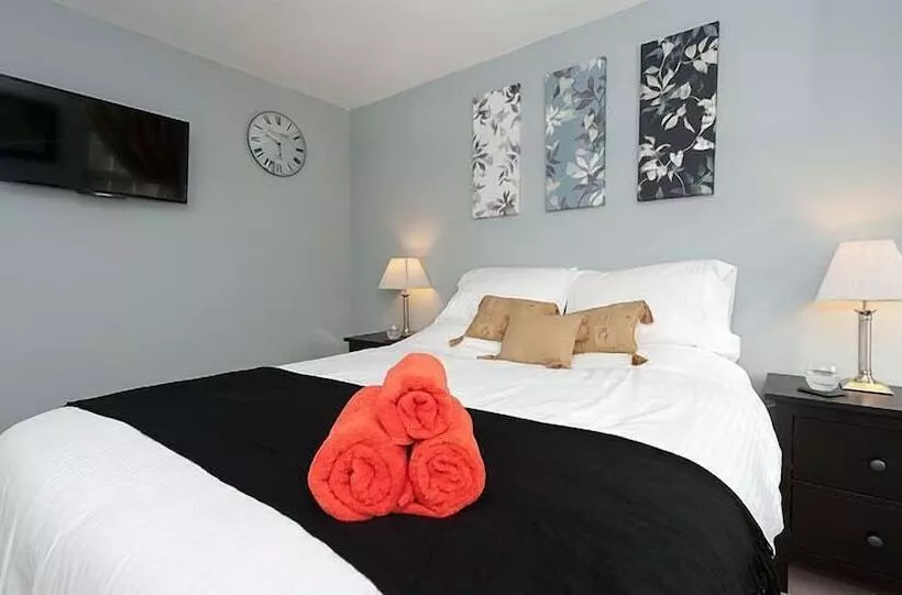 簡易ホテル The Porterhouse