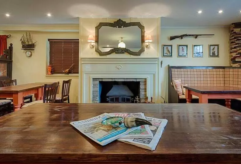 簡易ホテル The Porterhouse