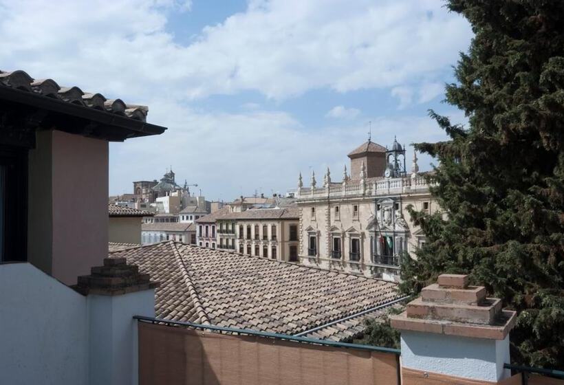 هتل Apartamentos Río Darro