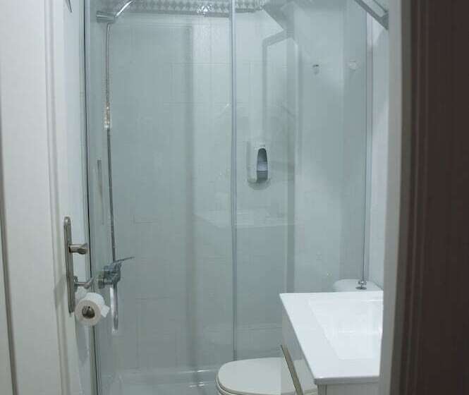 هتل Apartamentos Río Darro