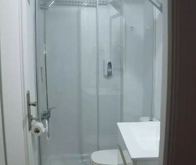 هتل Apartamentos Río Darro