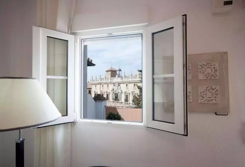 هتل Apartamentos Río Darro