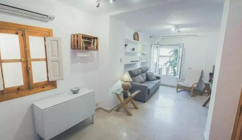 هتل Apartamentos Río Darro