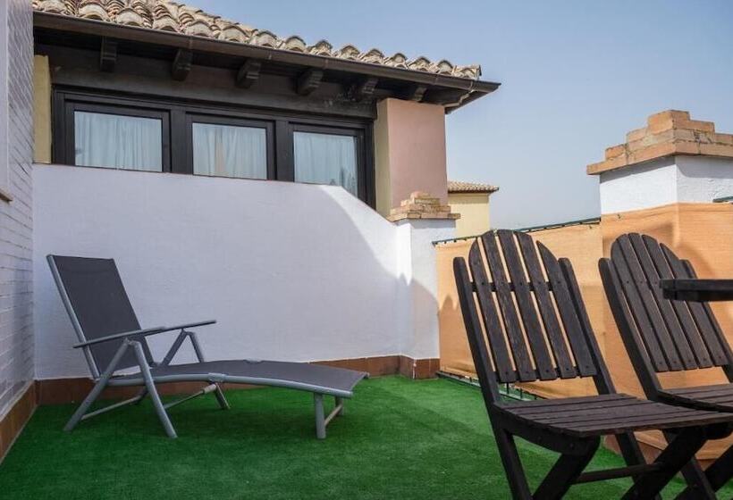 هتل Apartamentos Río Darro