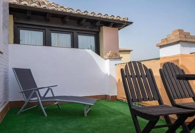 هتل Apartamentos Río Darro