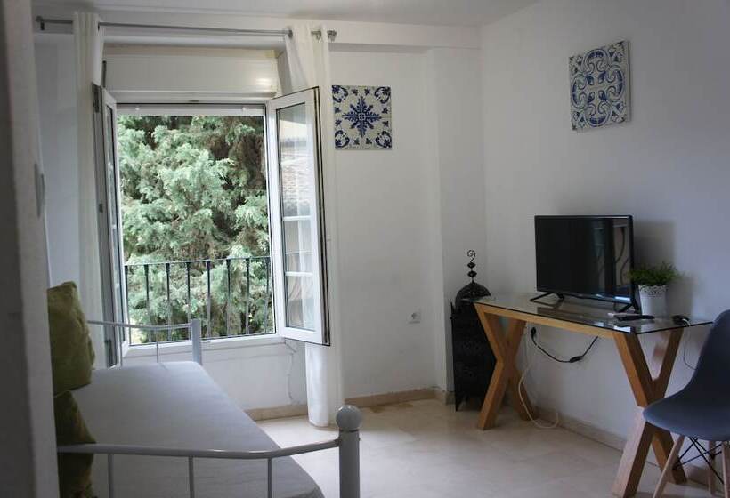 هتل Apartamentos Río Darro