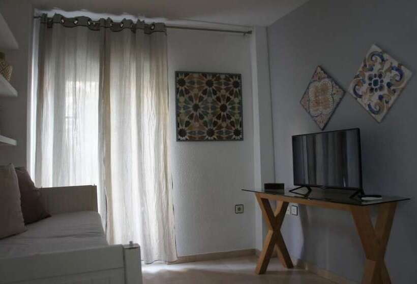 هتل Apartamentos Río Darro