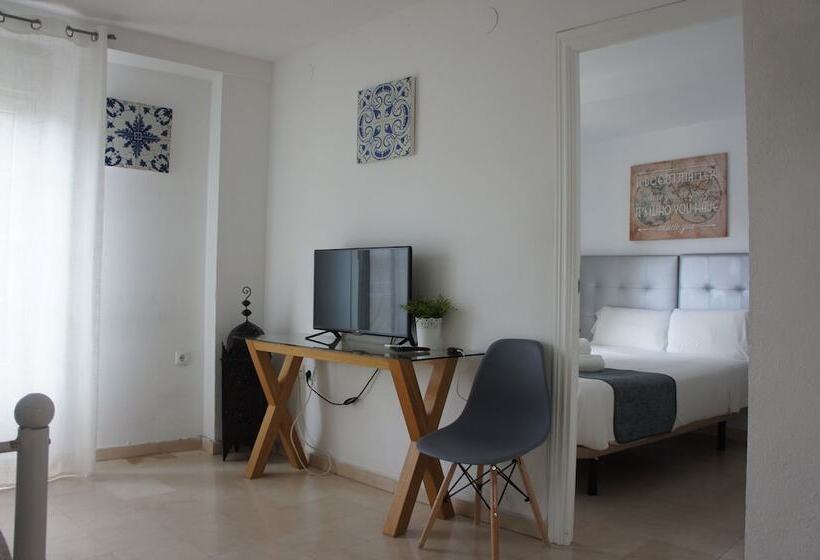 هتل Apartamentos Río Darro