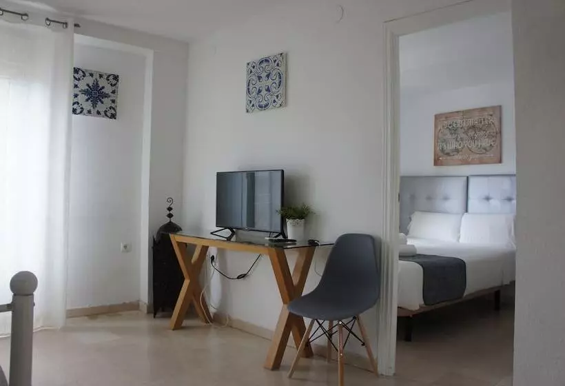 هتل Apartamentos Río Darro