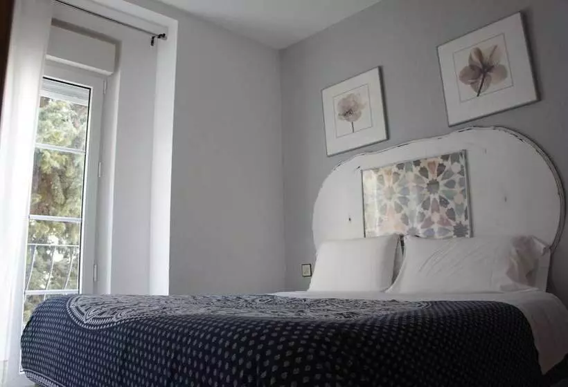 هتل Apartamentos Río Darro