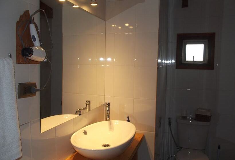 هتل Boutique Borde Estero Pucón