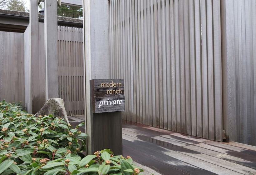 Szálloda Coast Cabins