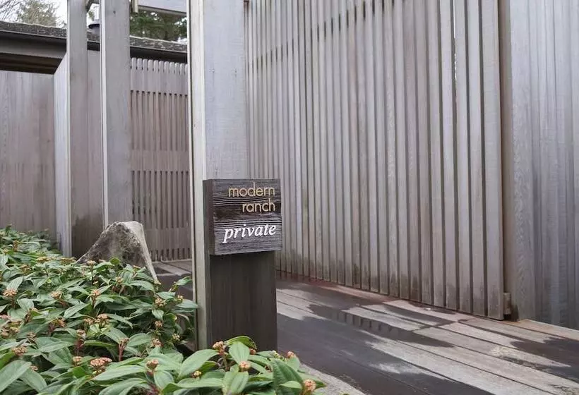 Hotelli Coast Cabins