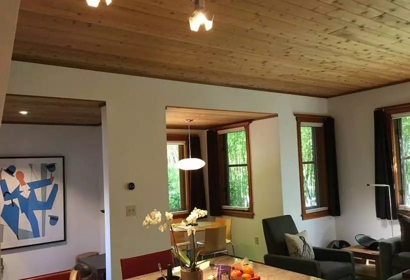 Hotelli Coast Cabins