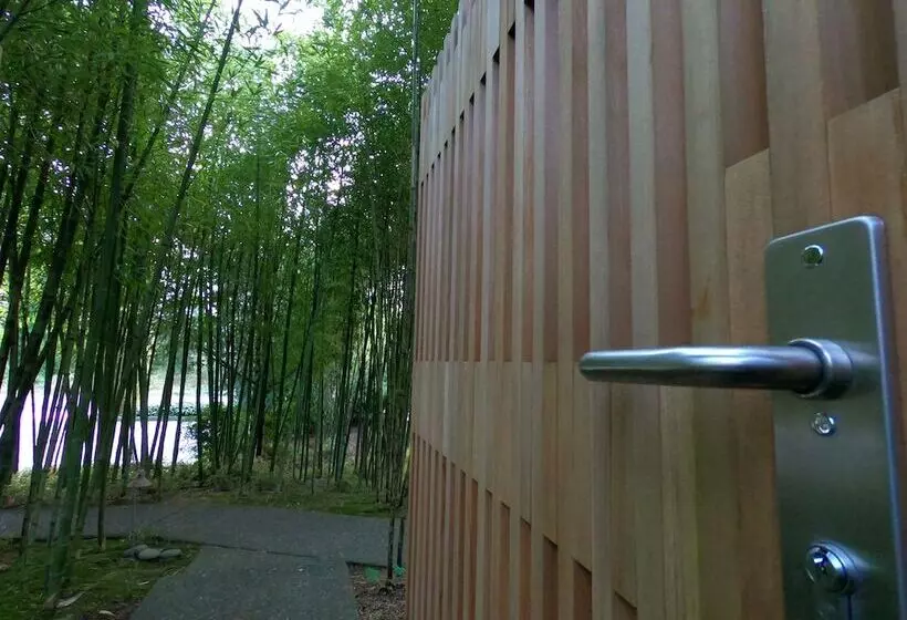 Hotelli Coast Cabins